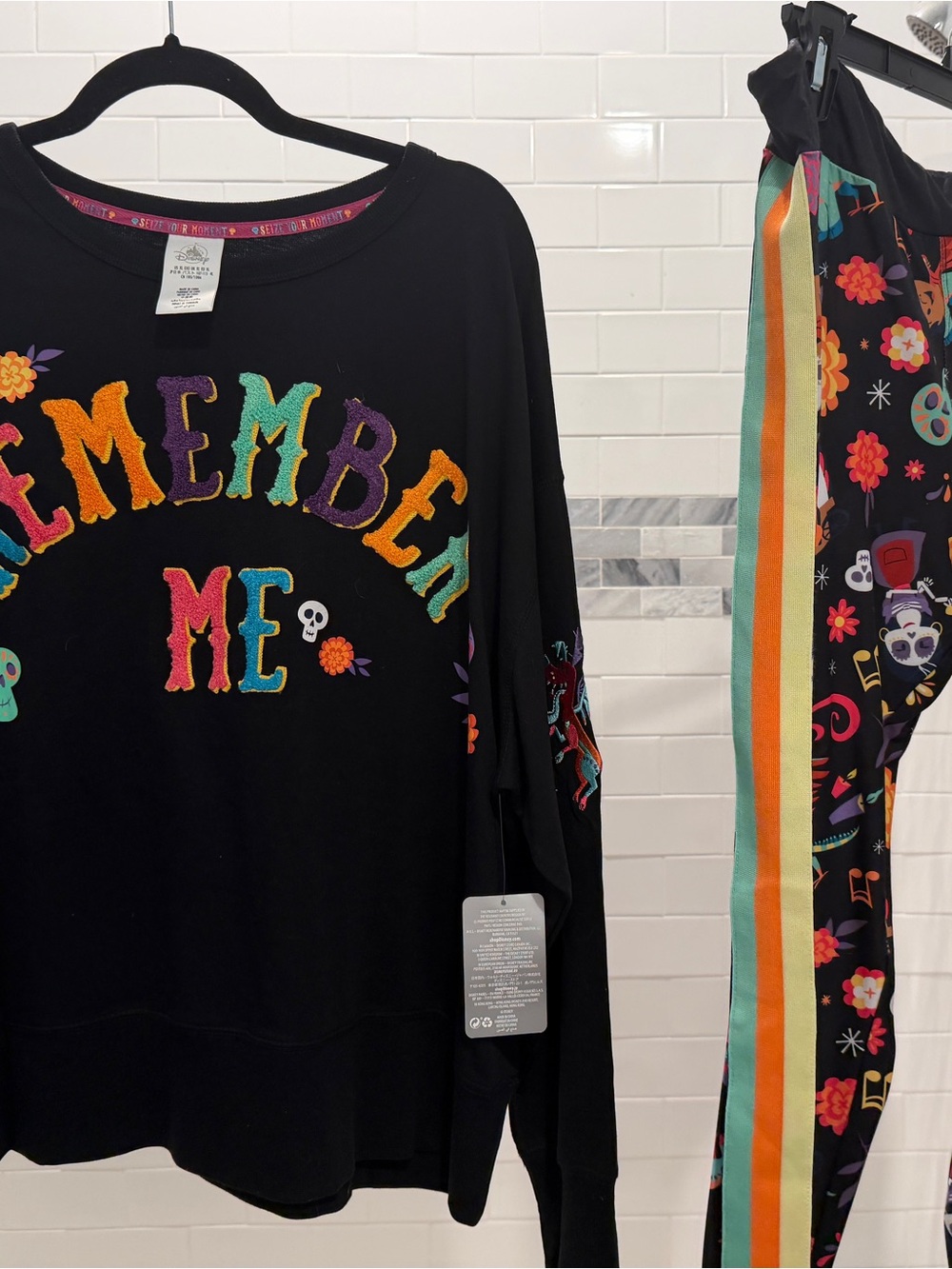 Women Disney Pixar Coco Black Sweatshirt and Leggings set size XL